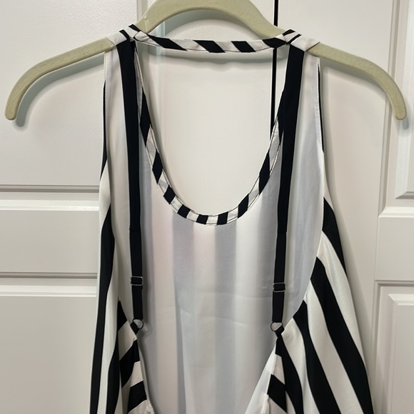 BCBG Dana open back tank black and white striped small NWT - Picture 10 of 11